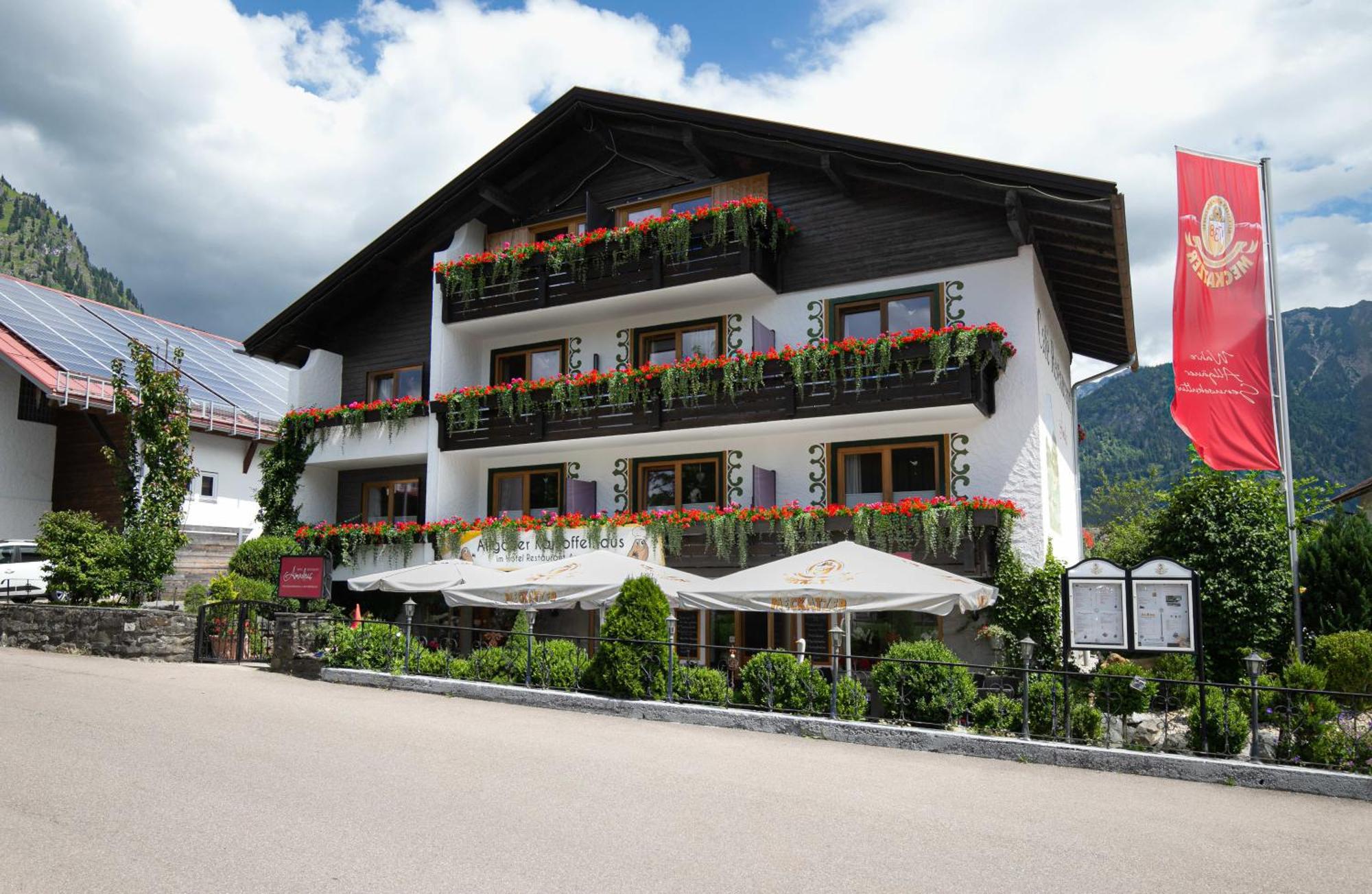 Hotel Restaurant Amadeus - Inclusive Skipass Und Vieles Mehr Bad Hindelang Exterior foto