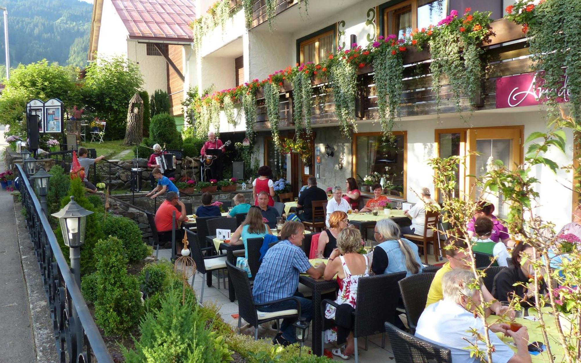 Hotel Restaurant Amadeus - Inclusive Skipass Und Vieles Mehr Bad Hindelang Exterior foto